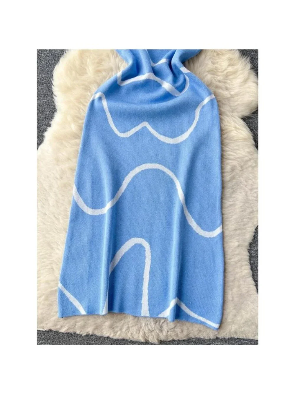 Wave Pattern Knit Midi Dress